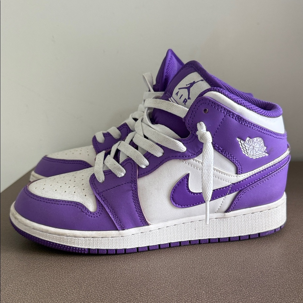 Boy, Jordan ones Purple and White Sneakers - Picture 3 of 7